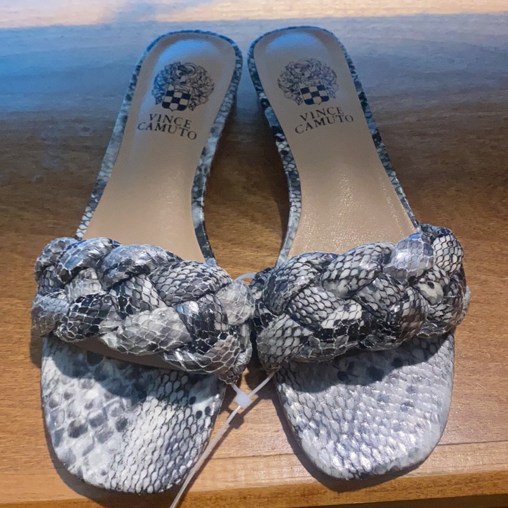Vince Camuto Snakeskin Sandals Size 8